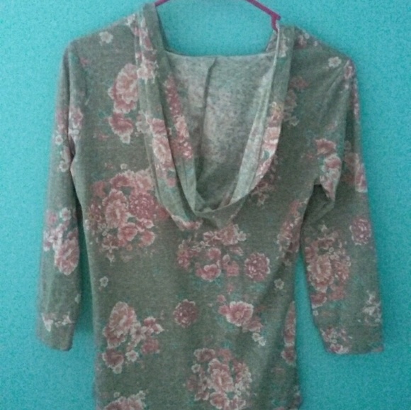 Floral hooded shirt - Picture 3 of 3